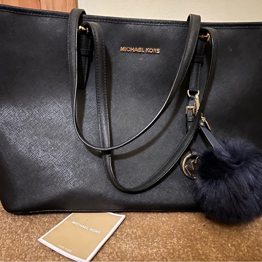 Michael Kors Jet Set Travel Large Saffiano Leather Black tote bag LIKE NEW